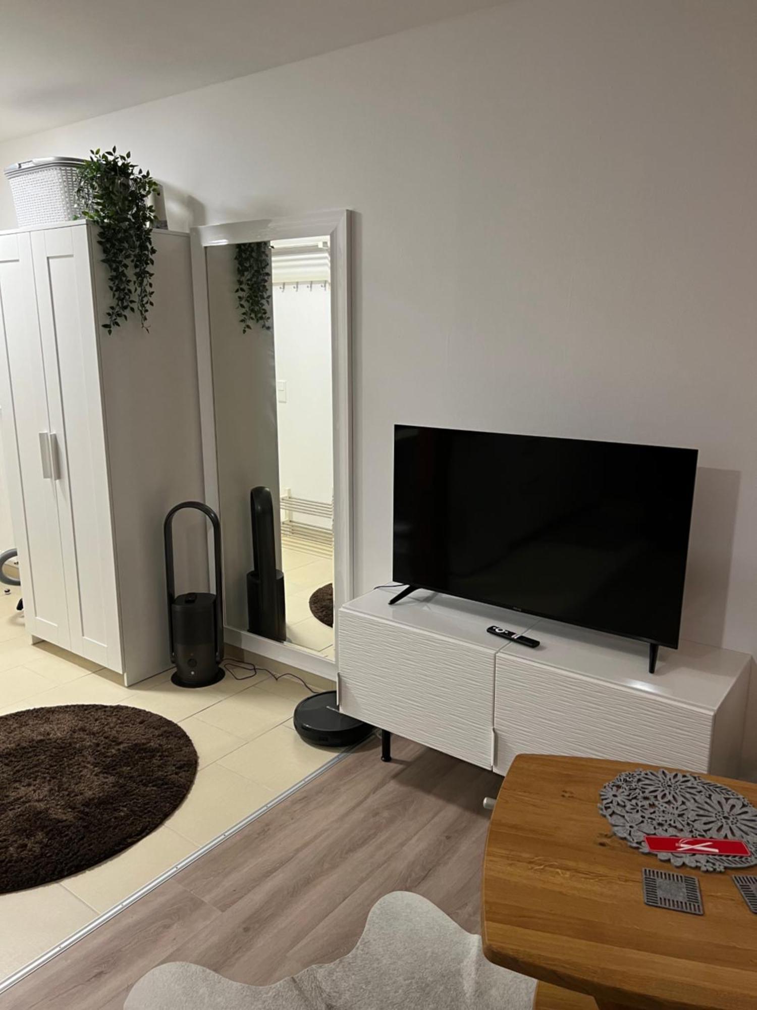 Grosse Gemuetliche Ferienwohnung Mit Klimaanlage, Parkplatz Inklusive Top ! Fürth 외부 사진