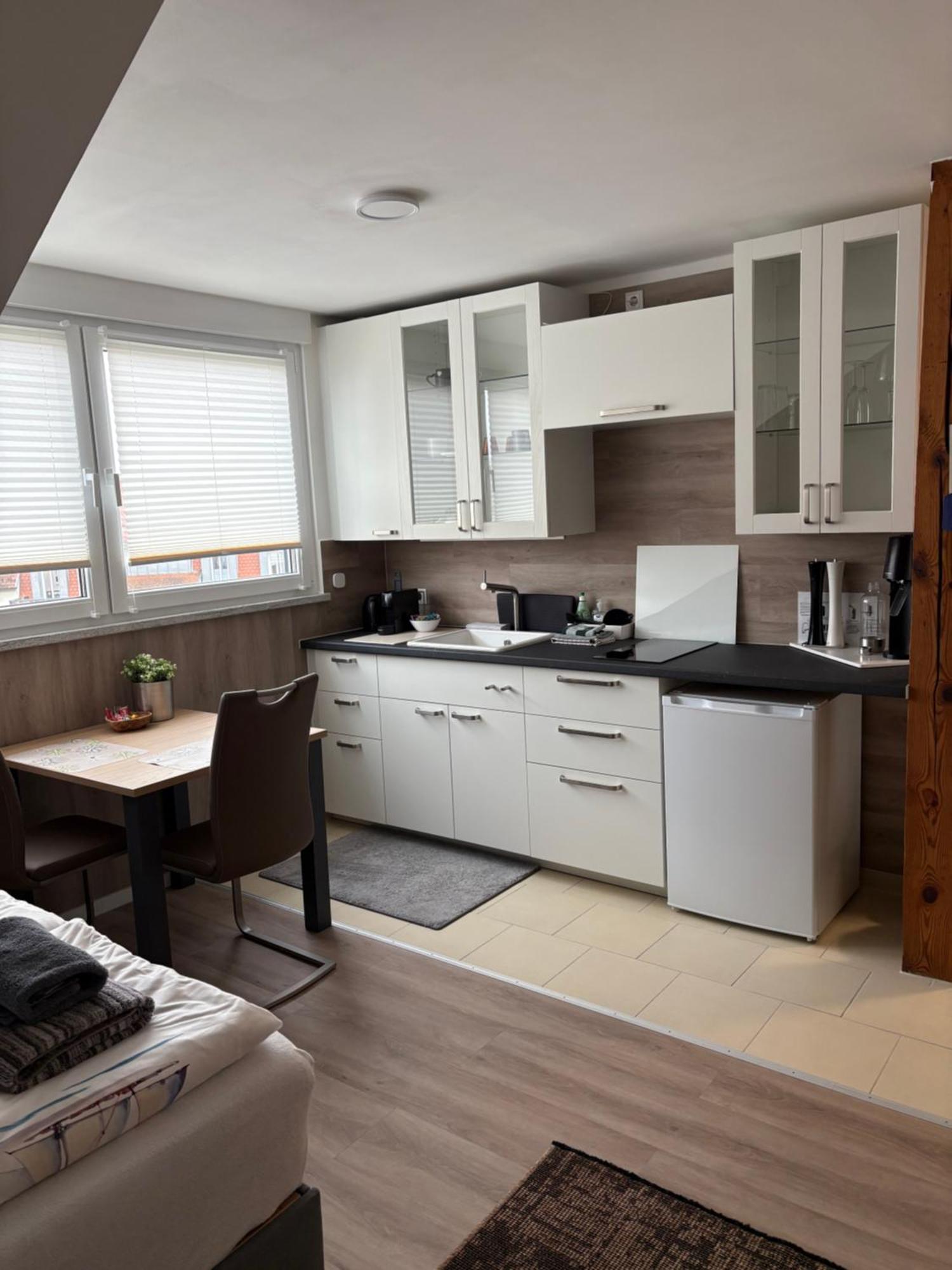 Grosse Gemuetliche Ferienwohnung Mit Klimaanlage, Parkplatz Inklusive Top ! Fürth 외부 사진