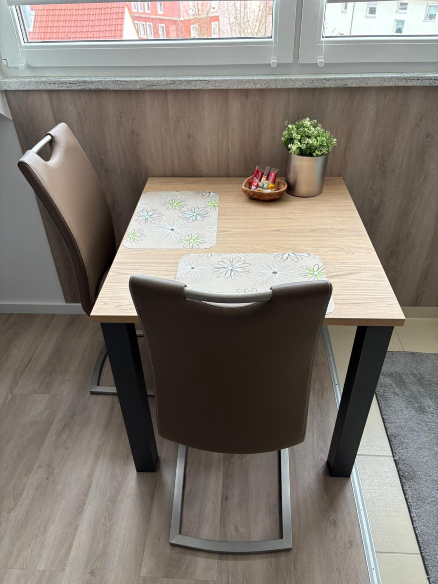 Grosse Gemuetliche Ferienwohnung Mit Klimaanlage, Parkplatz Inklusive Top ! Fürth 외부 사진